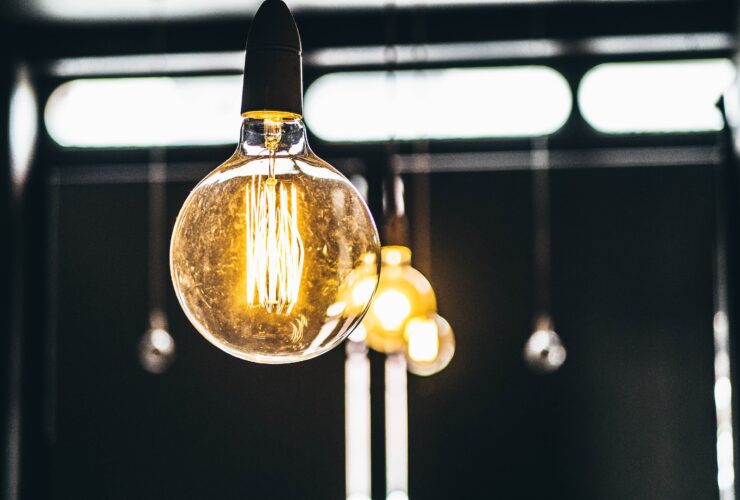 Jak oszczędzać energię elektryczną w domu? Propozycje na zaoszczędzenie prądu