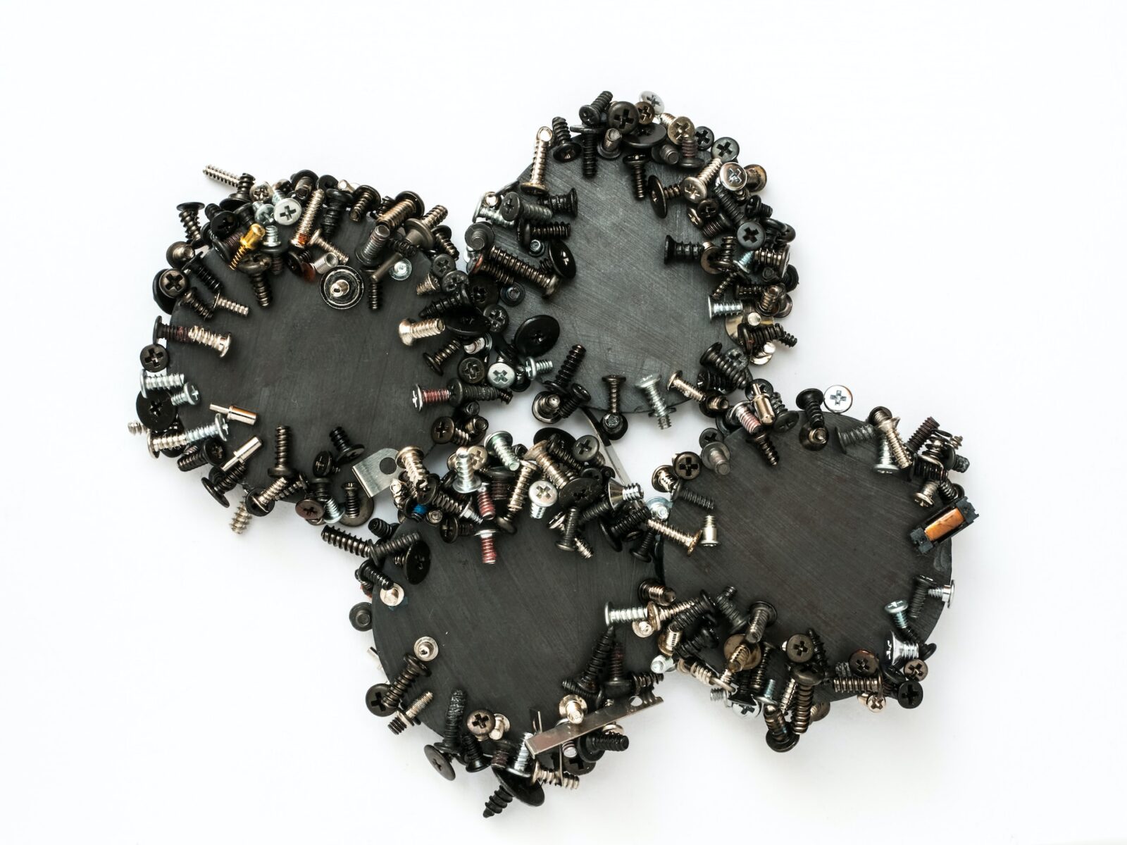 Do czego używa się magnesów neodymowych w obudowie gumowej?